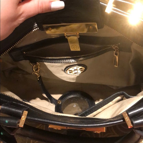 Tory Burch purse, great condition, black leather - Picture 5 of 7